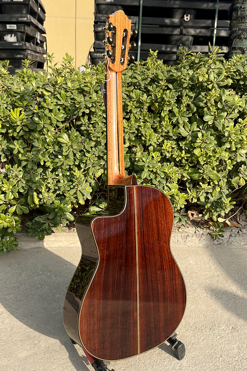 cutaway classical guitar (4)