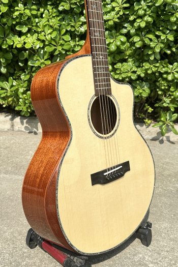 Boult Brand Armrest Design Spruce Top Jumbo Fingerstyle Acoustic Guitar