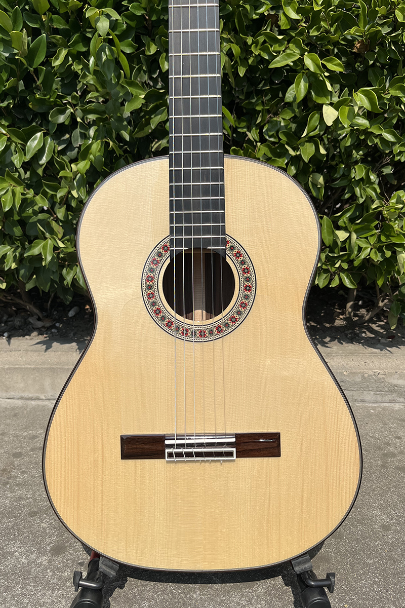 vintage flamenco guitar aiersi (1)