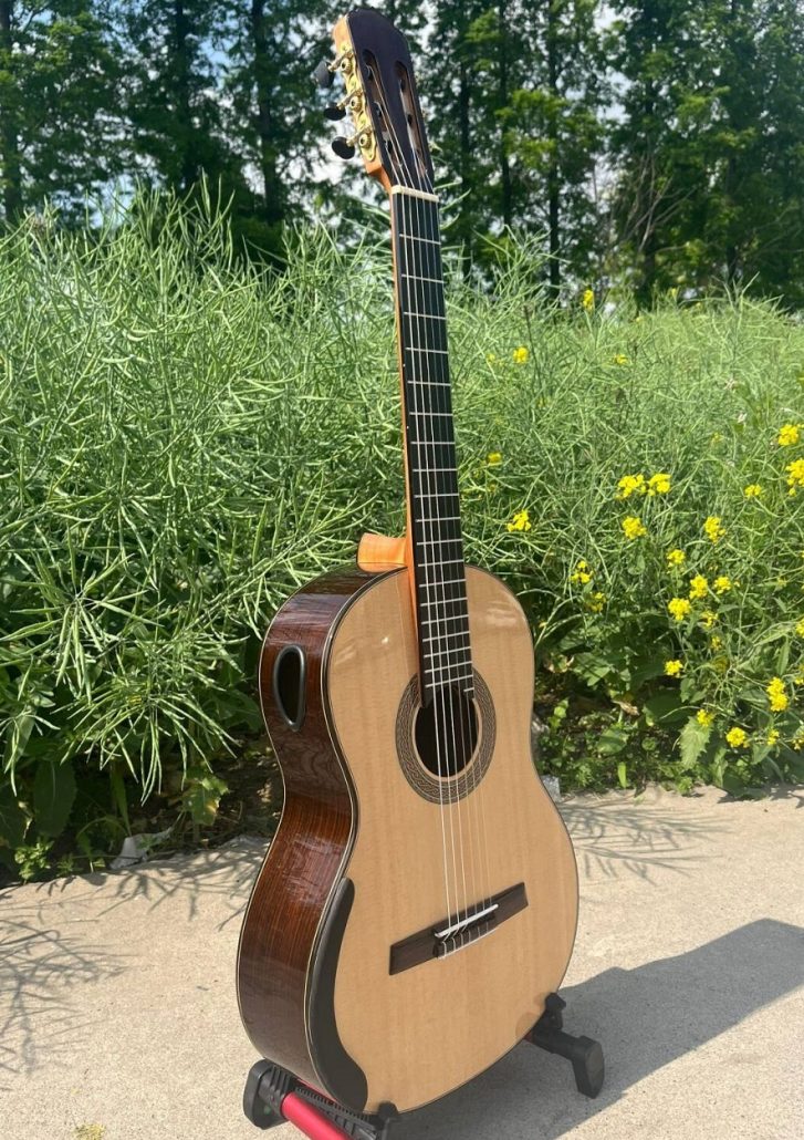 Glossy Raised Fretboard Spruce Top Smallman Classical Guitar