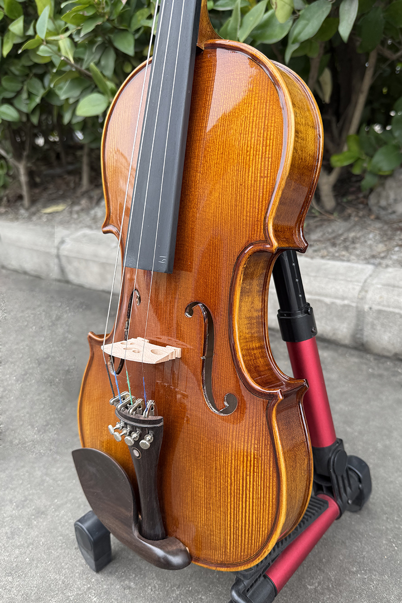 red brown spraying flame violin (3)